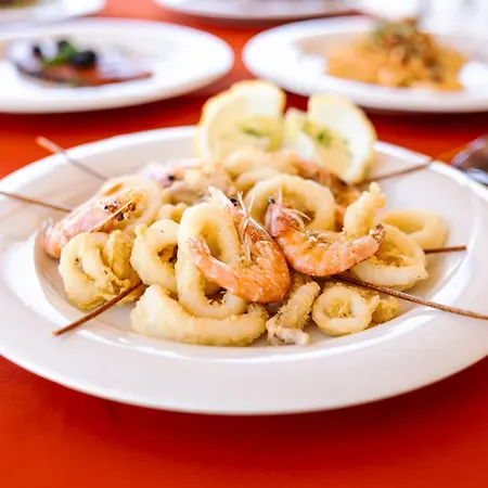 San Carlo - Terrazzo Sul Mare Con Ristorante E Pizzeria זמברונה