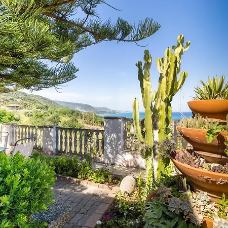 Bed & Breakfast San Carlo - Terrazzo Sul Mare Con Ristorante E Pizzeria 3*