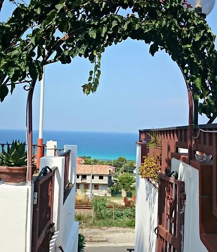 San Carlo - Terrazzo Sul Mare Con Ristorante E Pizzeria 3* 赞布隆内