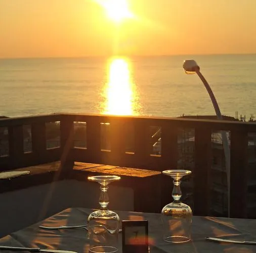 住宿加早餐酒店 San Carlo - Terrazzo Sul Mare Con Ristorante E Pizzeria